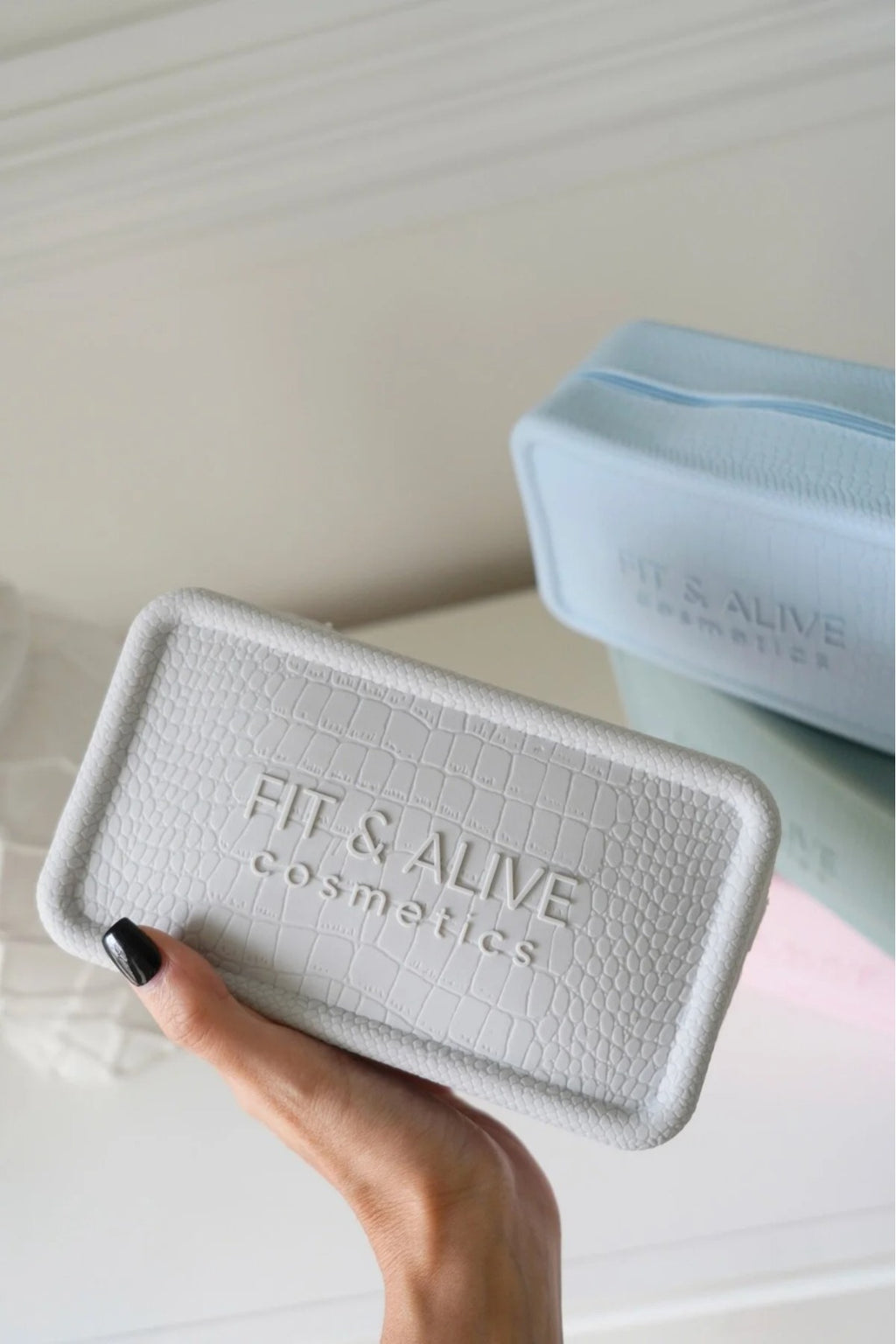 Fitalive Kokulu Slikon Makyaj Çantası - Açık Gri Modern Tasarım
